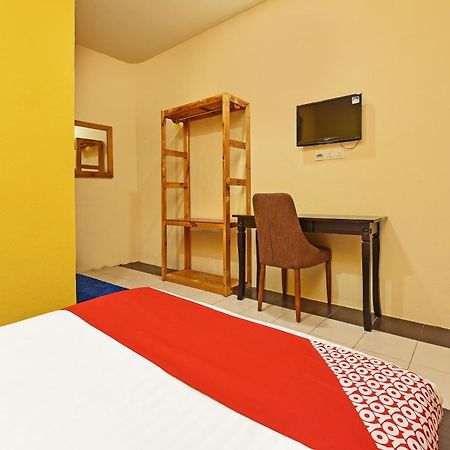 Oyo 90561 Awan Biru Motel Pantai Cenang  Ngoại thất bức ảnh