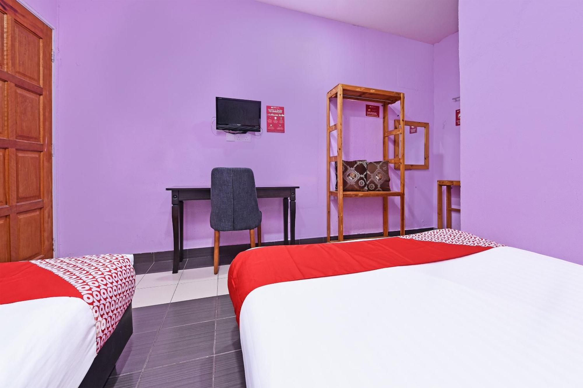Oyo 90561 Awan Biru Motel Pantai Cenang  Ngoại thất bức ảnh