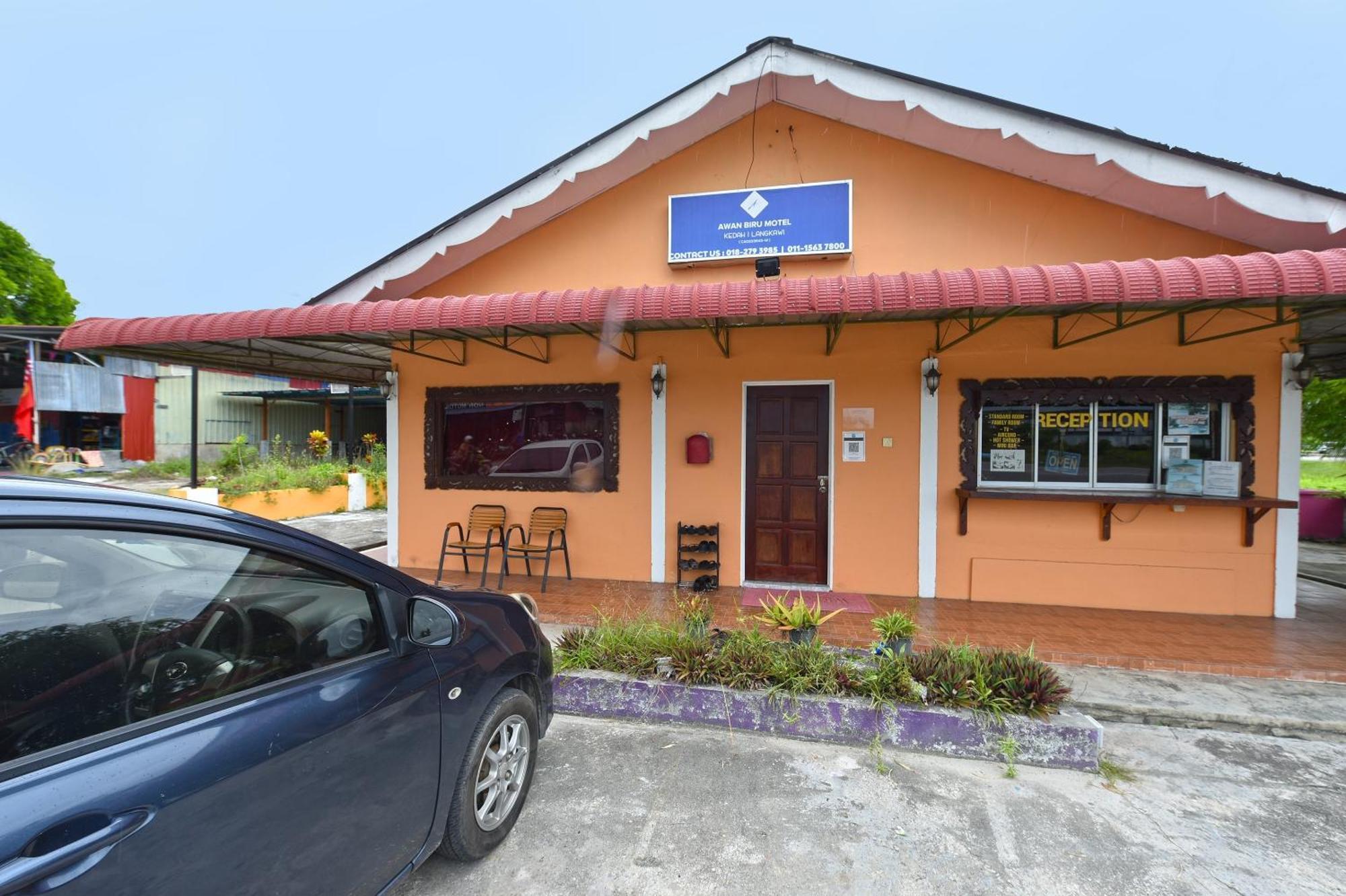 Oyo 90561 Awan Biru Motel Pantai Cenang  Ngoại thất bức ảnh