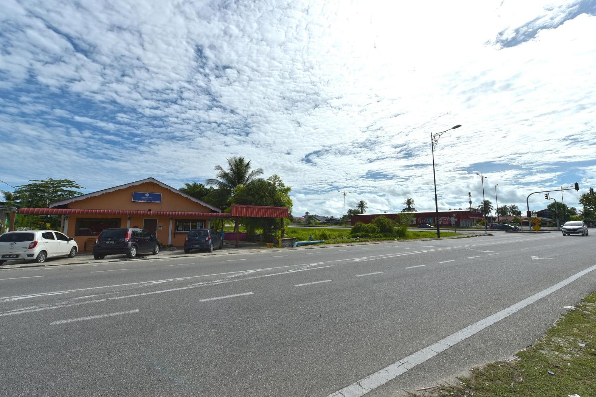 Oyo 90561 Awan Biru Motel Pantai Cenang  Ngoại thất bức ảnh